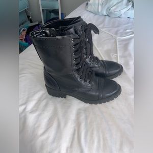 Combat boots